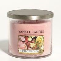 Yankee Candle sveča Fresh Cut Roses